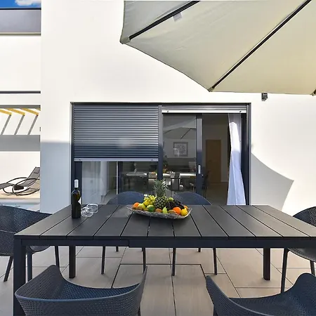 Jlo1 Mit Beheizbarem Pool Сasa de vacaciones Peroj