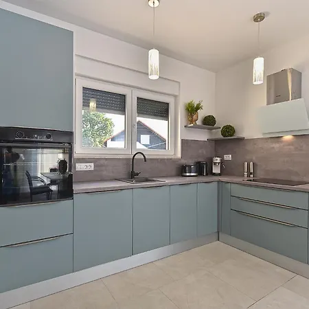 Jlo1 Mit Beheizbarem Pool Сasa de vacaciones *