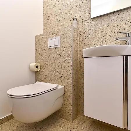 Jlo1 Mit Beheizbarem Pool * Peroj