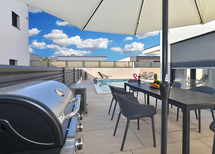 Jlo1 Mit Beheizbarem Pool Vakantiehuis *