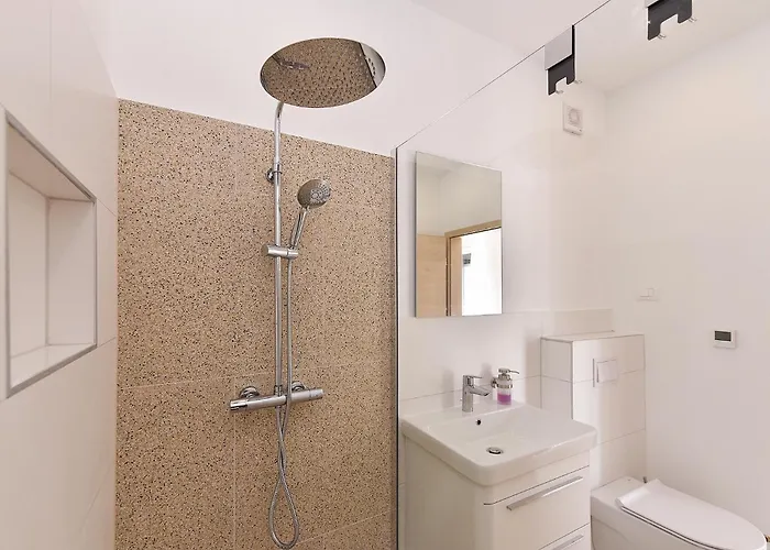 Jlo1 Mit Beheizbarem Pool