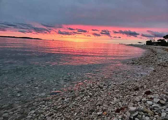 Jlo1 Mit Beheizbarem Pool 페로이