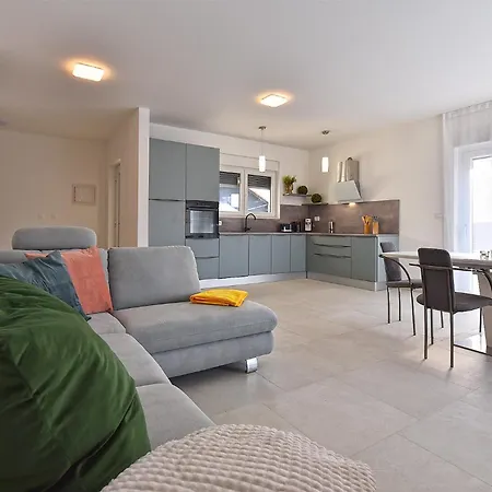 Jlo1 Holiday home Peroj