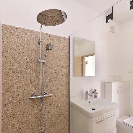 Jlo1 Mit Beheizbarem Pool